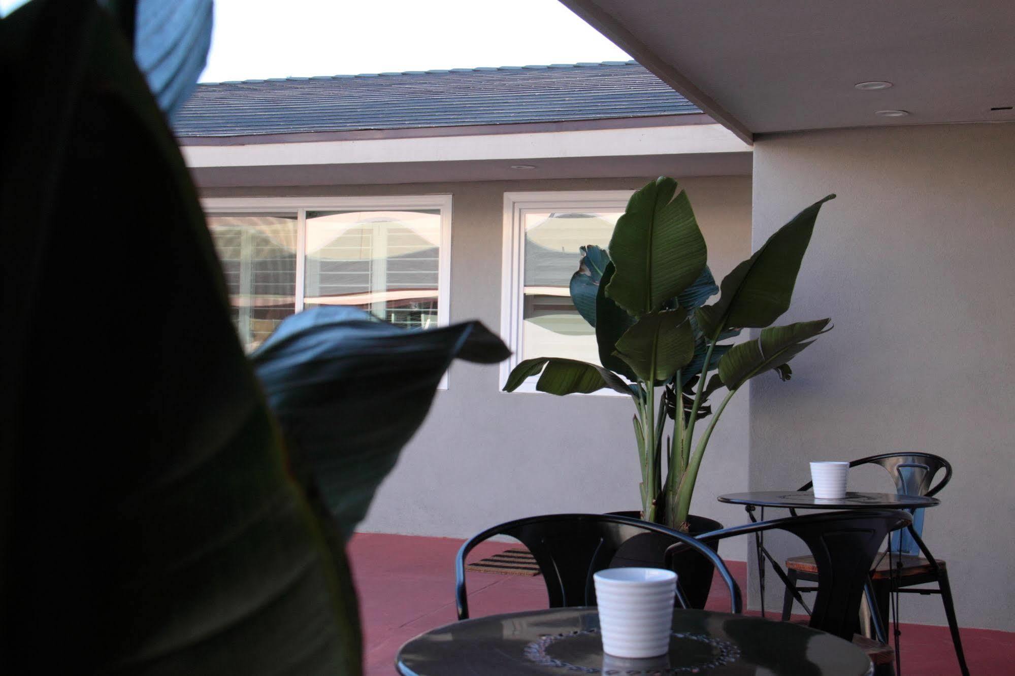 Hotel El Royale Gardens Near Universal 4*