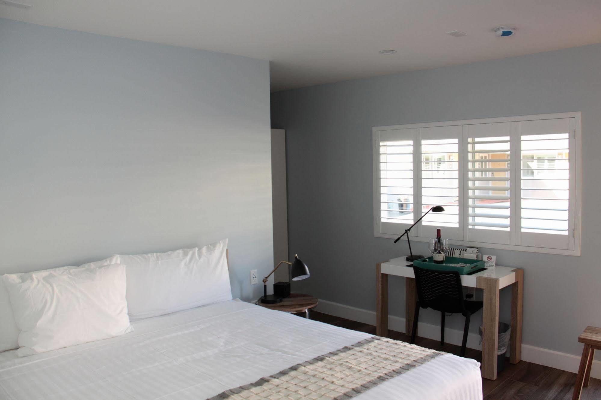 El Royale Gardens Near Universal 4* Los Angeles